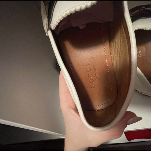 Gucci White Leather Horsebit Loafers with Red and Green Web 8.5 main image 5